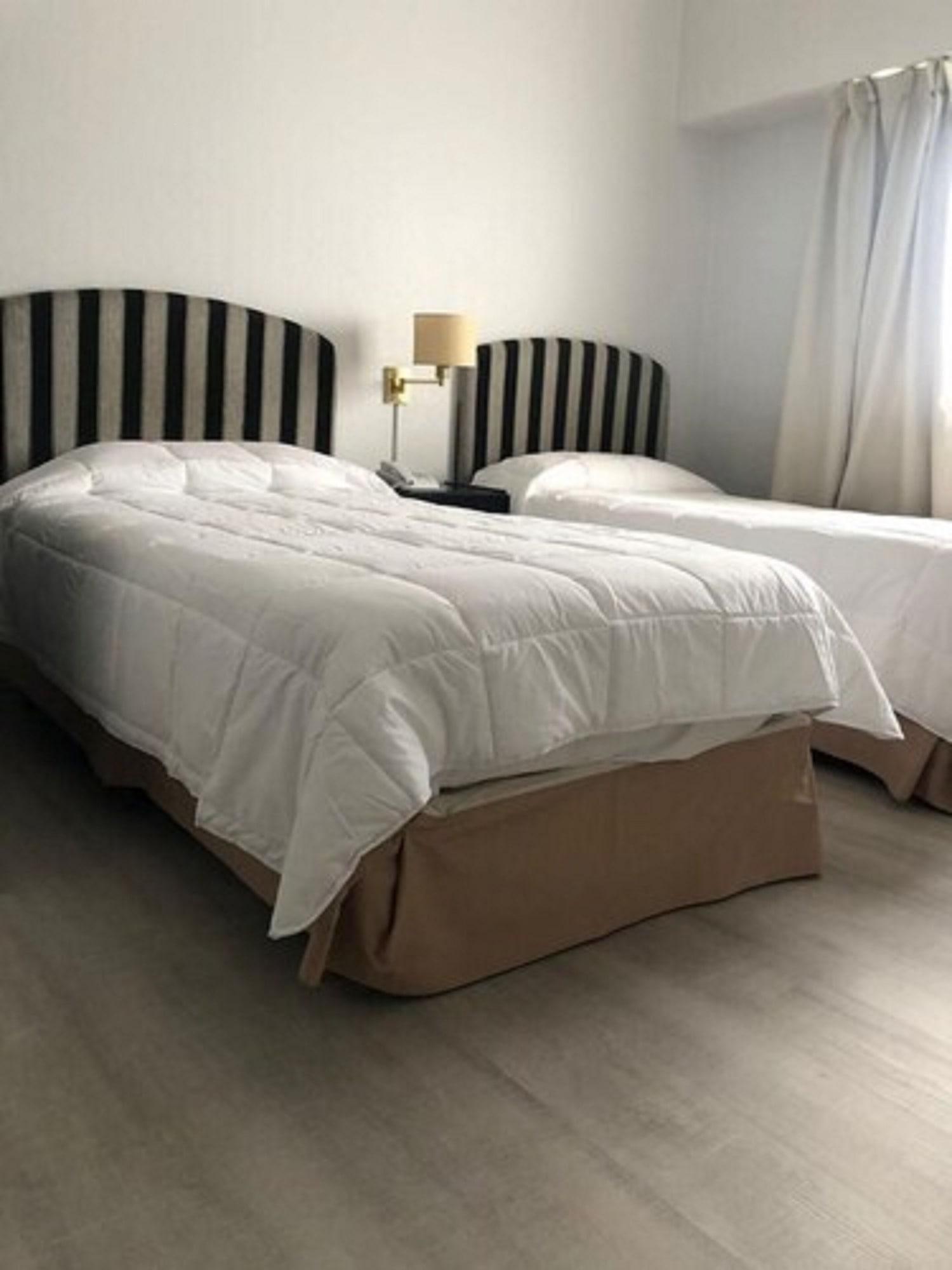 Hotel La Perla Buenos Aires Extérieur photo