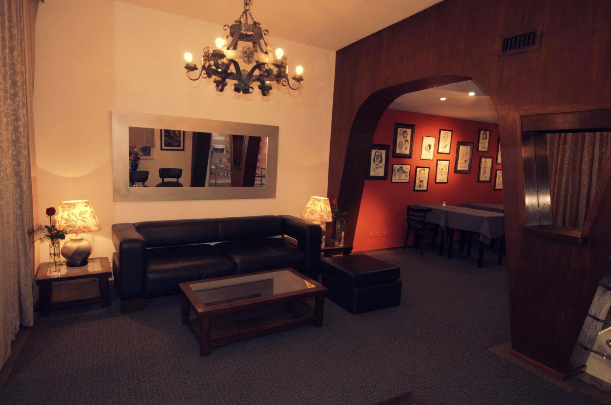 Hotel La Perla Buenos Aires Extérieur photo